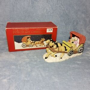 1995 Dickens Collectible 2-Horse Drawn Covered Convertible Carriage Hand Painted